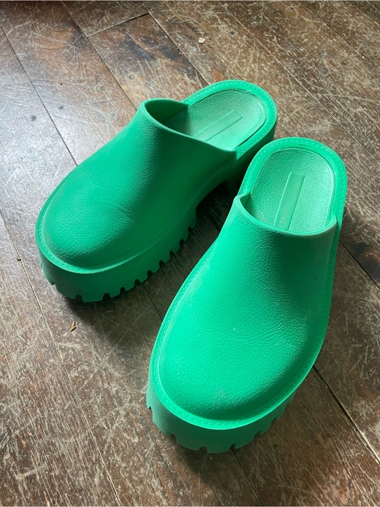 Jeffrey Campbell Shoes - Jeffrey Campbell Kelly green platform mules size 38 - runs snug
